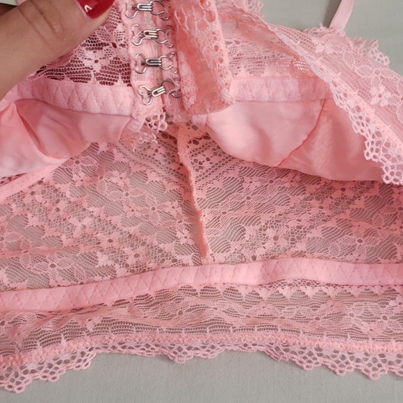 (S-M)BUY 1 GET 1 FREE VICTORIA SECRET BRALETTE - Picture 3 of 8